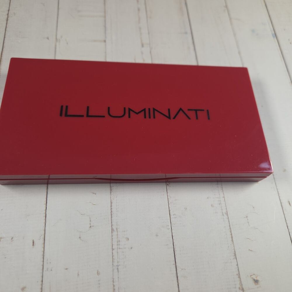 ILLUMINATI Makeup Palette Red, Blazed and Confused